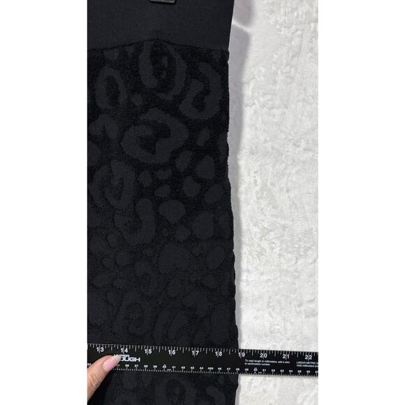 BURBERRY London Black Tone-on-Tone Textured Bodycon Midi Sweater Skirt | Size XL - Picture 9 of 10